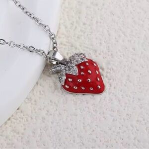 Gorgeous Red Strawberry Pendant Necklace For Women